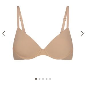 SKIMS FITS EVERYBODY T-SHIRT BRA (NWOT)